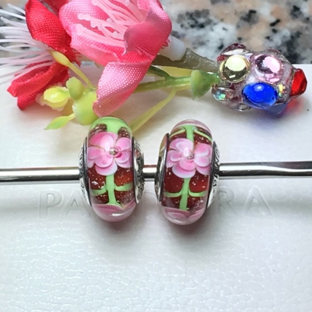 Pandora charms flowers